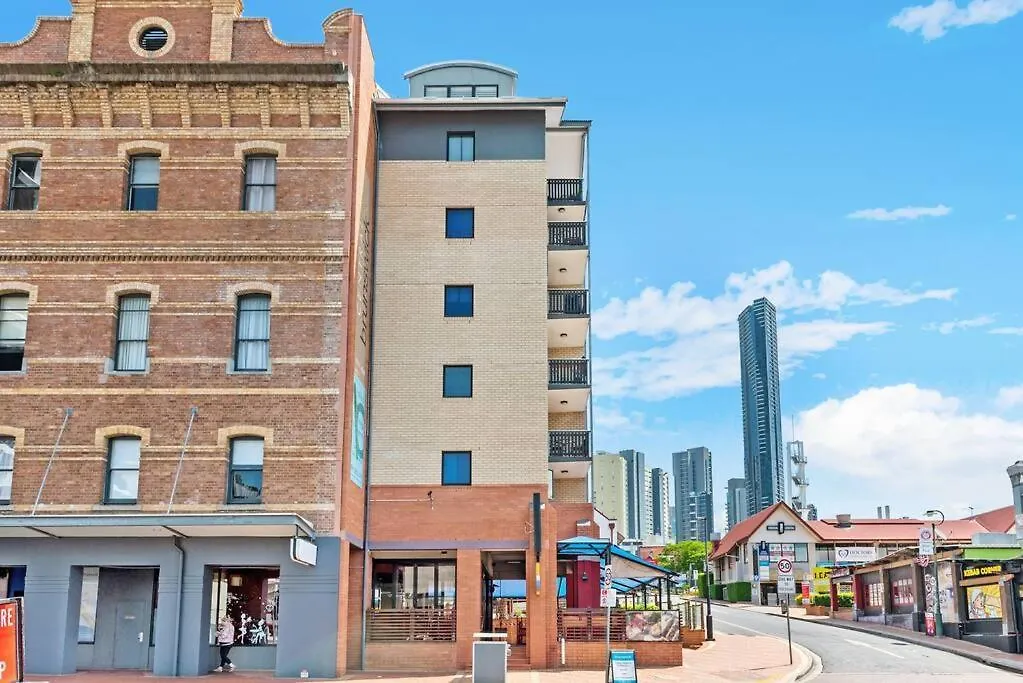 2 Seconds To…Everything! 1Bed/1Bath/1Car/Cbd Views Brisbane